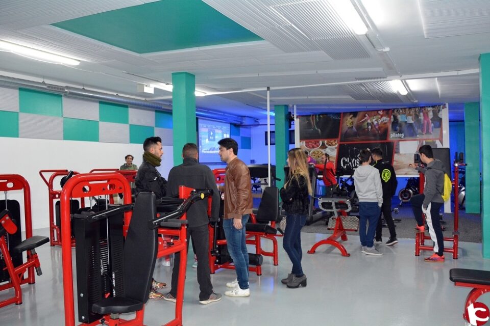 Puertas abiertas en el nuevo gimnasio municipal de Pinoso