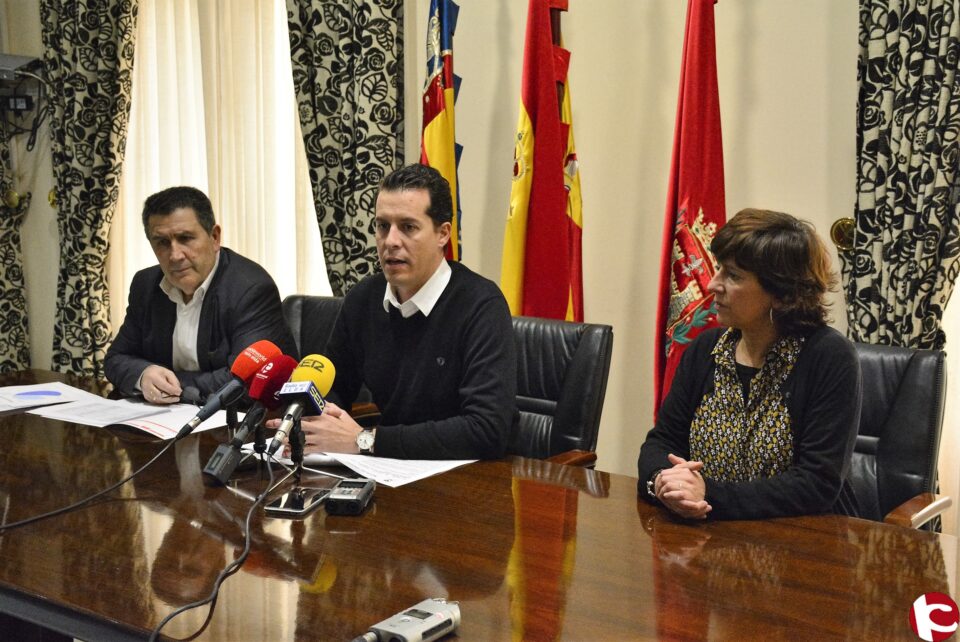 El equipo de gobierno presenta unos presupuestos centrados en la mejora de los servicios de la ciudad