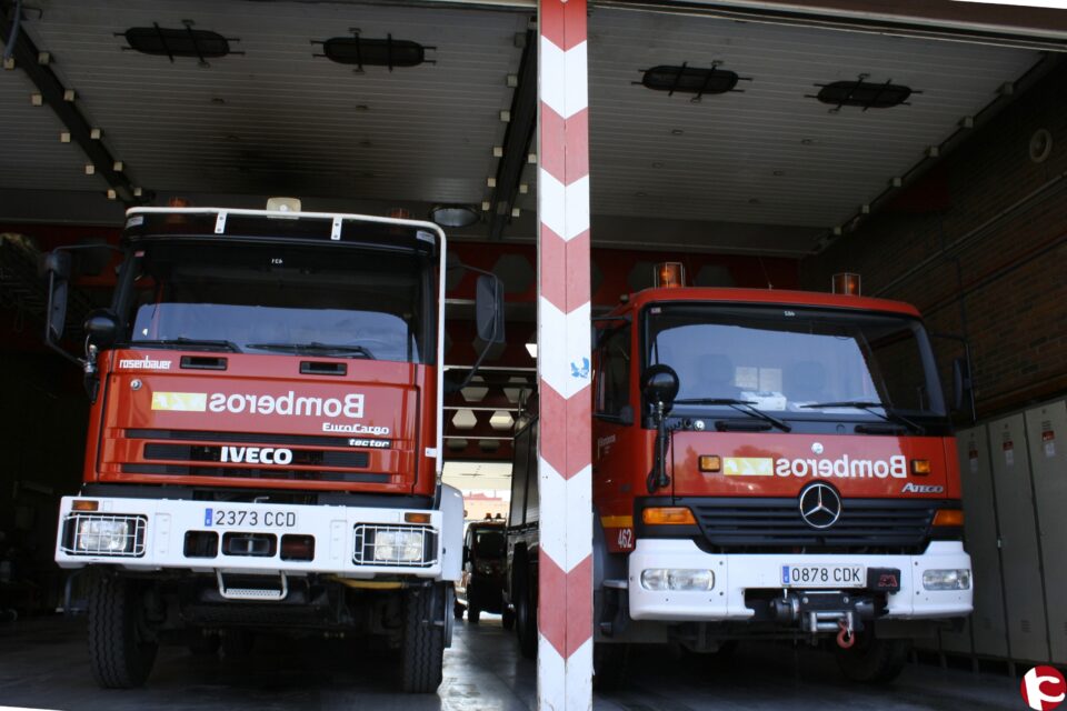 Conoce el día a día de los bomberos en esta visita al Parque de Bomberos en Elda