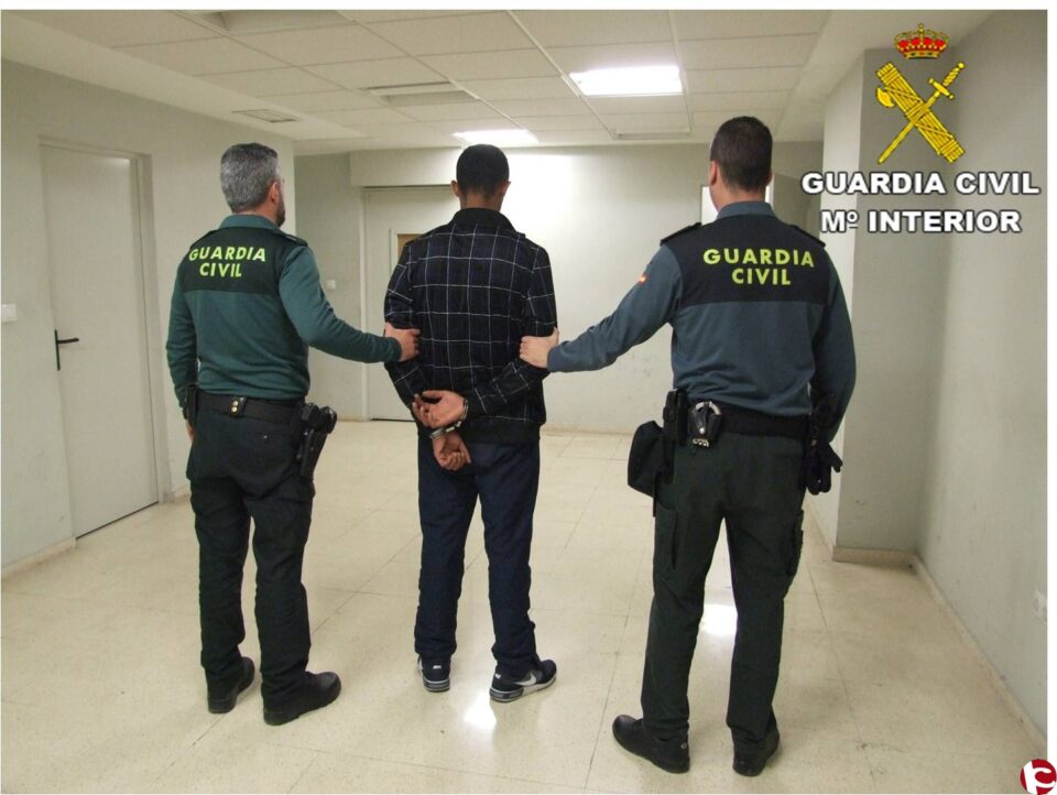 La Guardia Civil detiene en Novelda a un agresor sexual que abordaba a mujeres en la calle