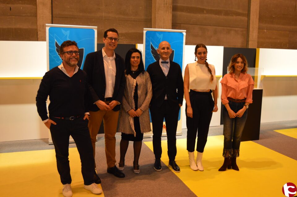 El jurado de la Mejor Calzada que preside el diseñador Modesto Lomba se presenta en el MOMAD Shoes de Madrid