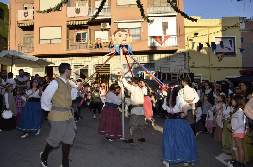Las Fiestas del Medievo reciben a miles de personas. Videos de los reportajes del sábado