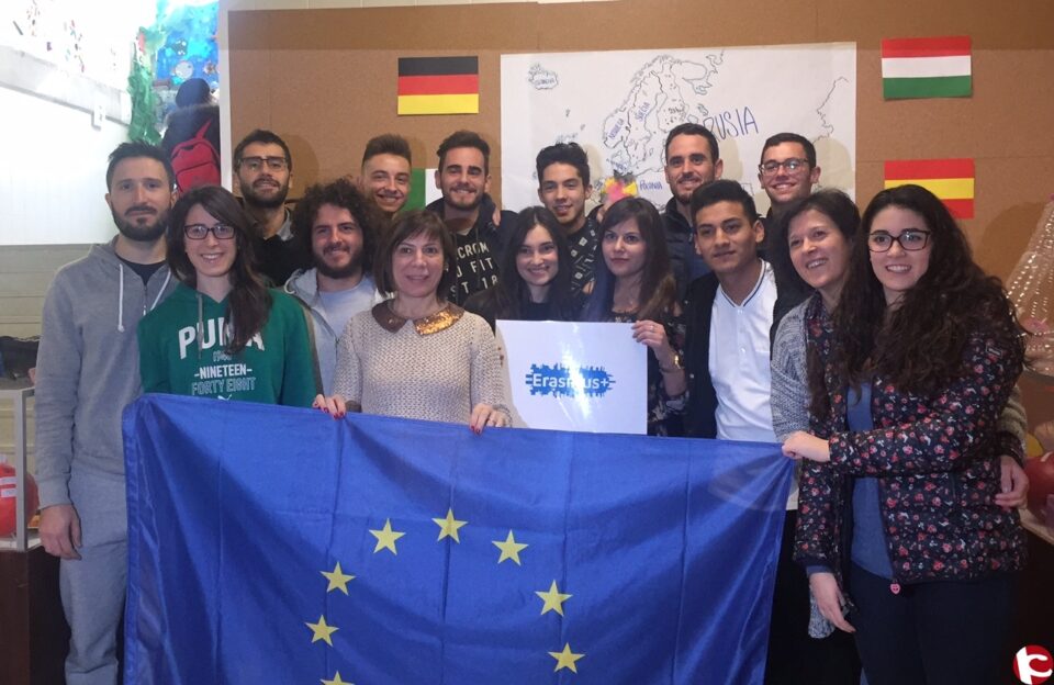 Despedida de los alumnos de Formación Profesional que acaban de iniciar sus prácticas en diferentes países de la Unión Europea