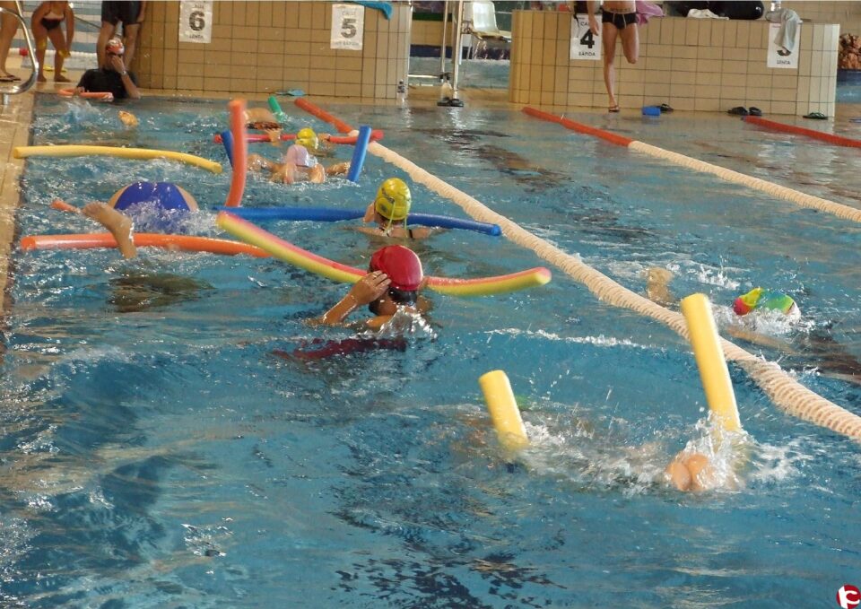 Abierto el periodo de inscripciones en los cursos de natación de la piscina municipal Tomás Martínez Urios