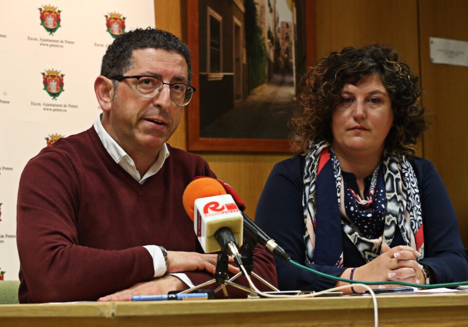 El Ayuntamiento de Petrer pide a Aguas de Alicante que compense a los vecinos afectados por la restricción del consumo de agua