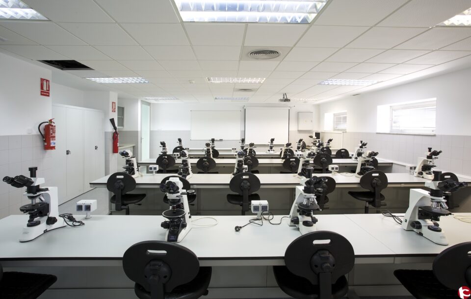 La UA completa sus instalaciones con siete nuevos laboratorios docentes al nivel de las mejores universidades españolas y europeas