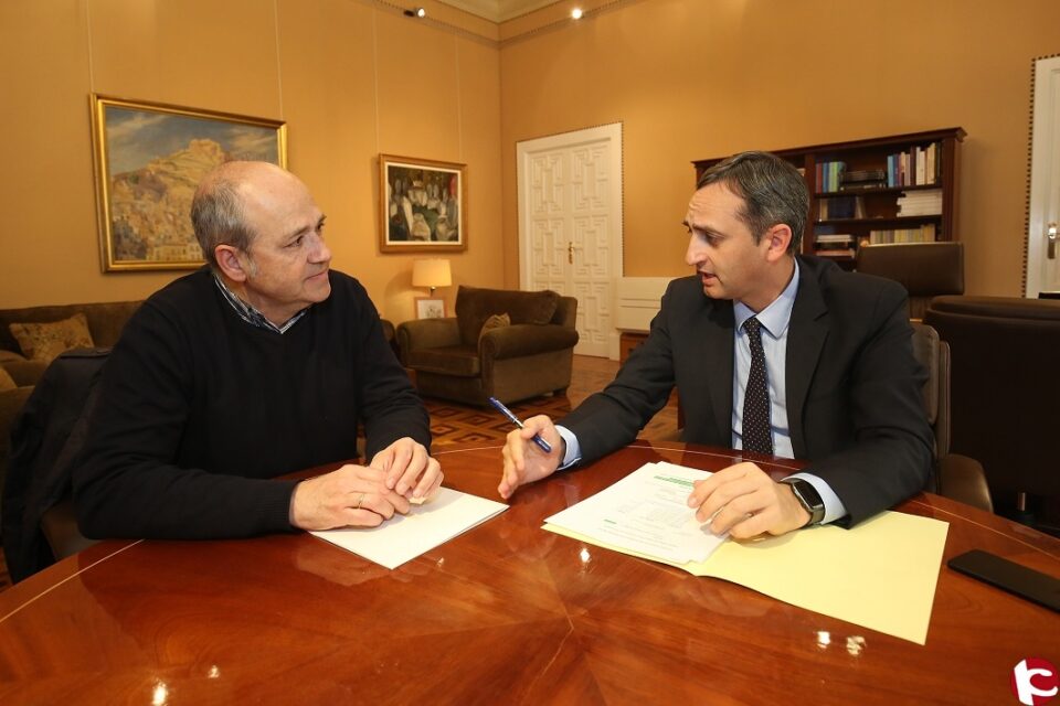 César Sánchez transmite al alcalde de Villena el compromiso de la Diputación con las necesidades del municipio