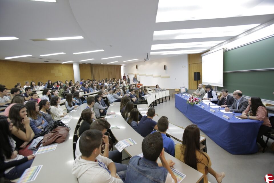 Un matí a la UA per a descobrir què vols ser de major