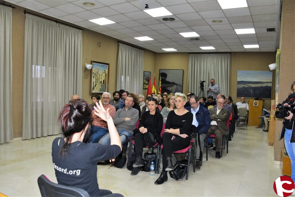 El pleno municipal se retransmite por primera vez en lengua de signos