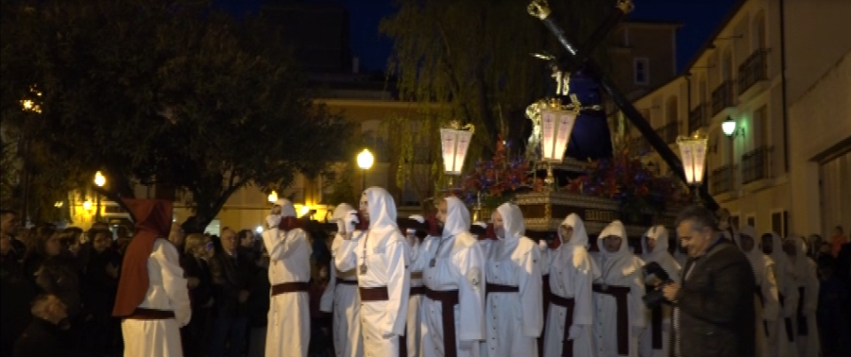 LUNES SANTO: procesión de CRISTO DE LA CAÍDA