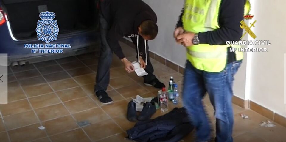 La Guardia Civil y la Policia Nacional desarticulan una organización criminal especializada en cometer atracos en la costa mediterránea