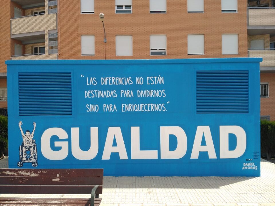 Arte y mensajes positivos en el boulevar Ambrosio Cotes