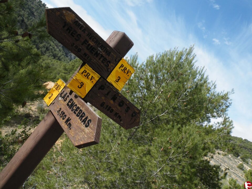 El Gobierno Provincial organiza una nueva edición del programa Senderismo con la Diputación con seis rutas por la geografía alicantina