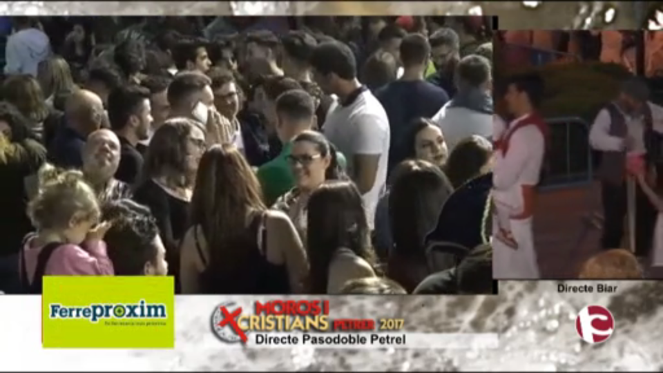 En directo Entrada de Bandas y Pasodoble Petrel