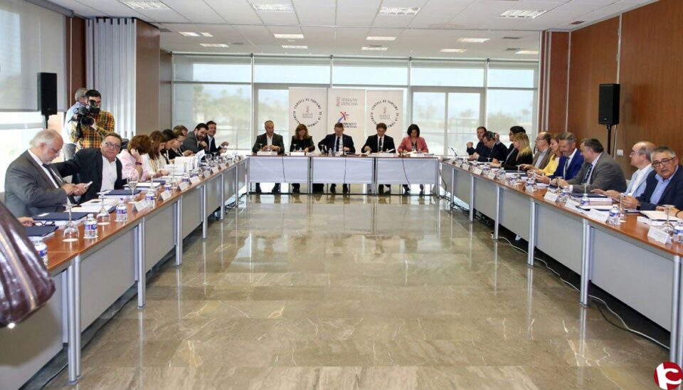 La Universidad de Alicante elabora el Libro blanco del turismo de la Comunidad Valenciana