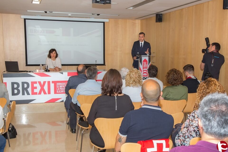 César Sánchez: La Diputación de Alicante trabaja por ofrecer un marco jurídico seguro a las empresas alicantinas y velar por sus intereses