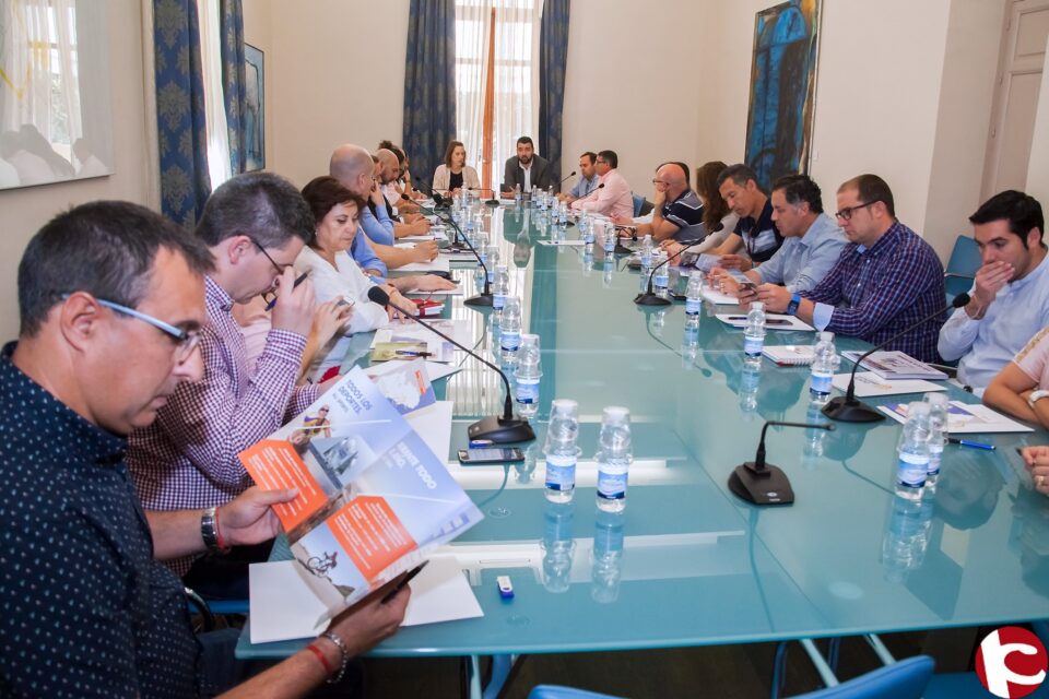 ÁREA DE PROMOCIÓN TURÍSTICA - El Patronato Costa Blanca desarrolla una nueva guía para potenciar el turismo deportivo de la provincia