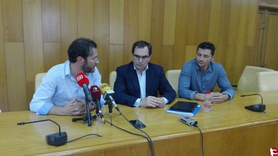El Diputado del Congreso por Alicante del PP acusa de "Judas" al Alcalde