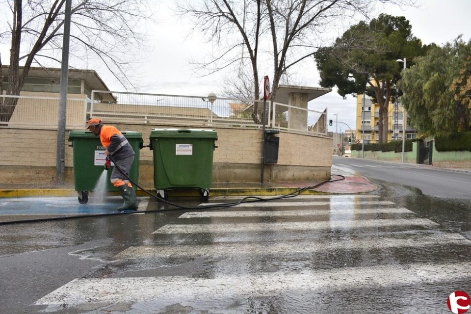 El operativo especial de limpieza se reforzará estas fiestas con un equipo de 20 personas y diversos vehículos