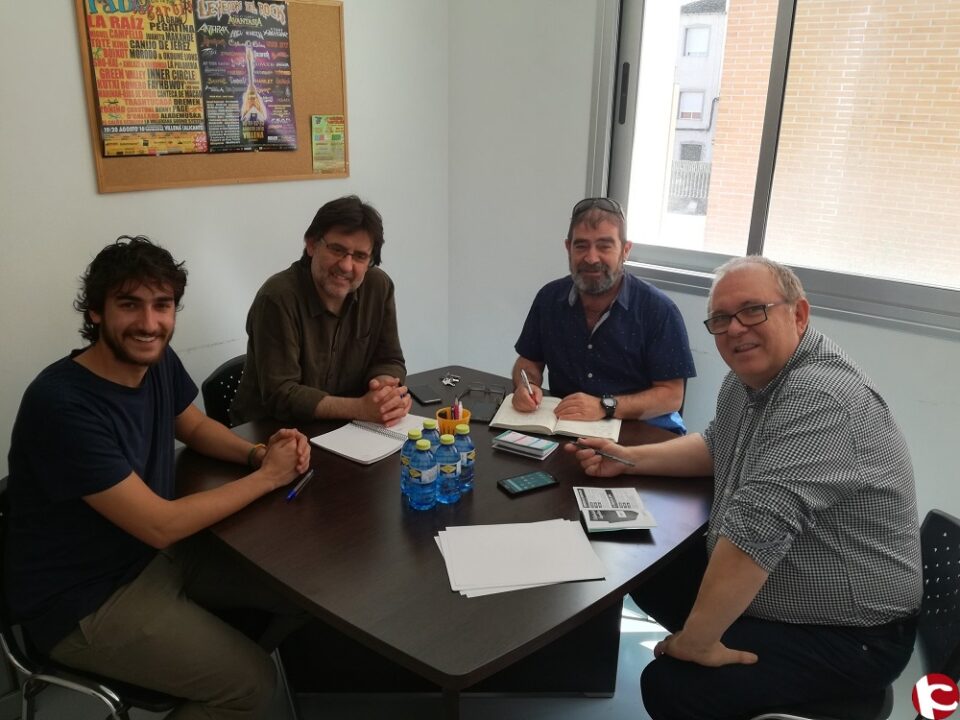 El Secretario General del IVAJ visita el Espacio Joven de Villena