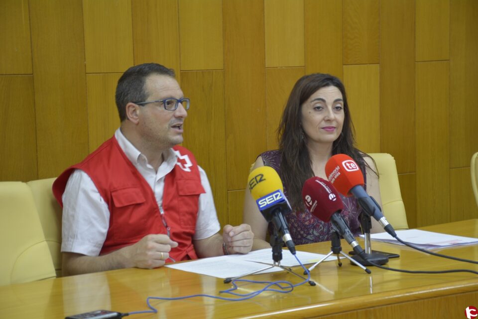 La concejalía de Sanidad y la Cruz Roja advierten de los riesgos de la ola de calor e instan a la población a tomar medidas preventivas