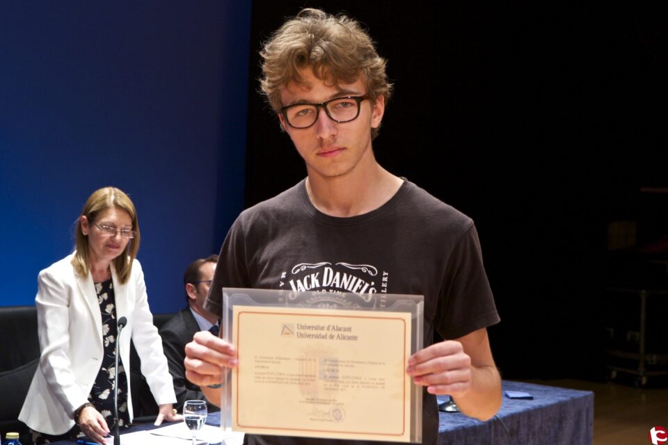 Ple total en el lliurament de diplomes de les Olimpíades del Saber a la Universitat dAlacant