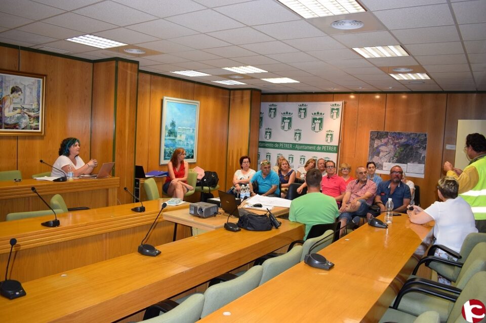 El Ayuntamiento de Petrer comienza los trabajos para la prevención de incendios forestales en el Valle de Caprala