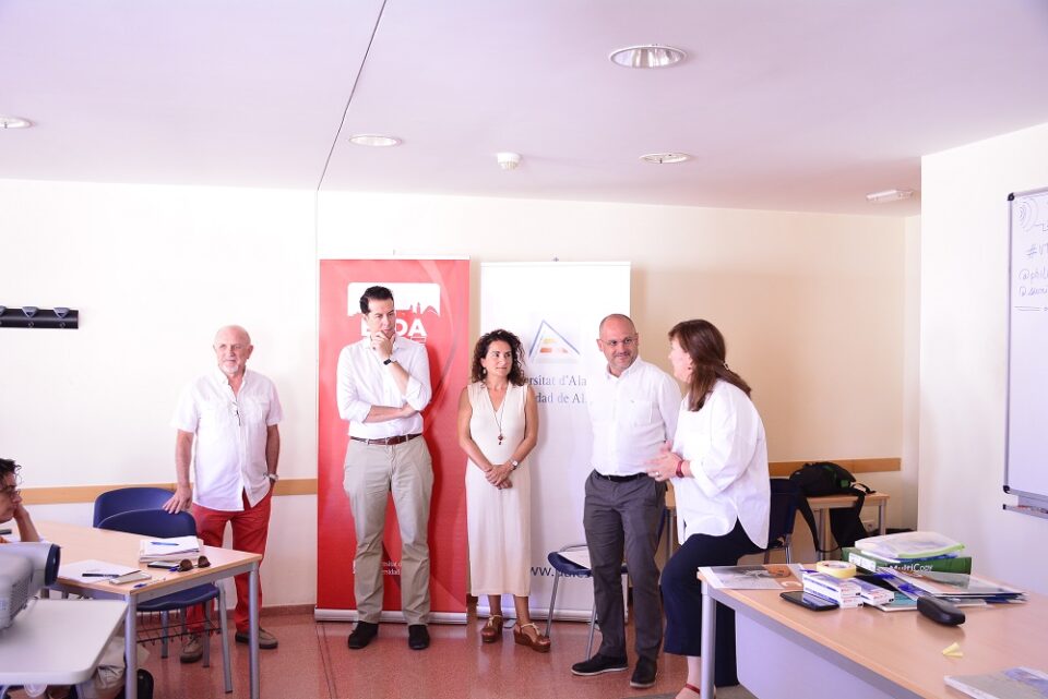 Inauguración del primer curso de verano de la sede universitaria eldense.