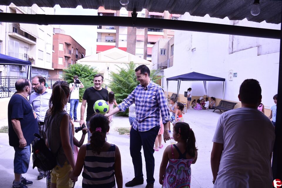 Las Asociaciones de Vecinos ofrecen talleres de verano a 300 niños durante el mes de julio