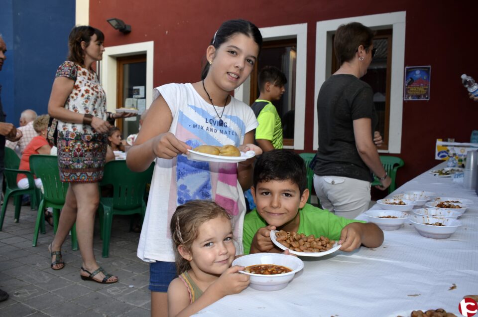 Habas y caracoles en El Rabal: El placer de la tradición culinaria de Villena