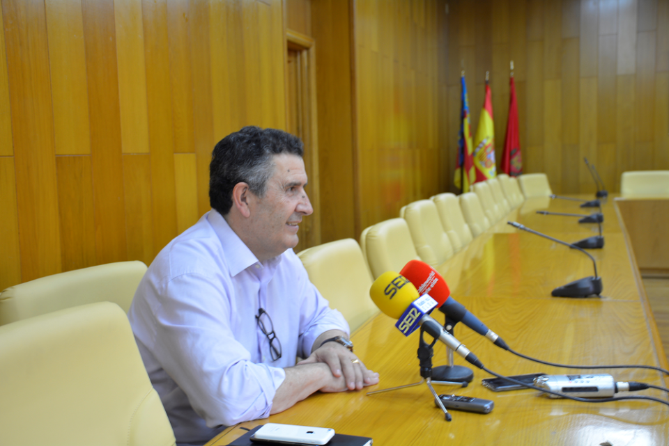 Elda cubre todas las solicitudes de becas de transporte universitario