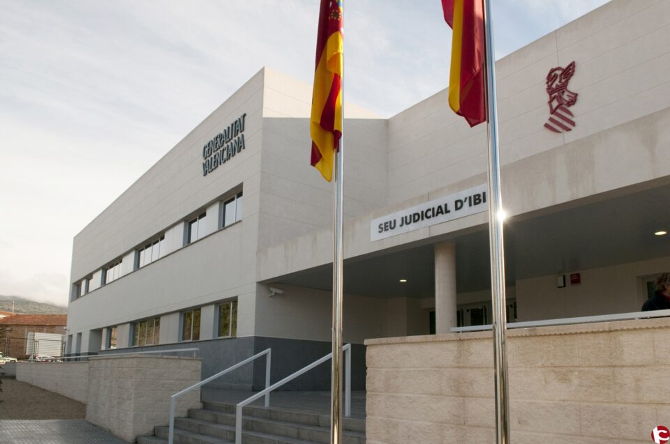 Generalitat realiza un primer pago del Palacio de Justicia a Ibi por un importe de 1.064.37048