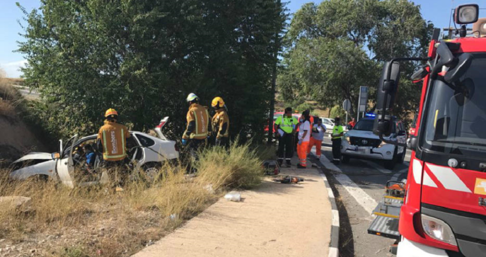 Cinco heridos al salirse un coche en un acceso de autovía en Sax