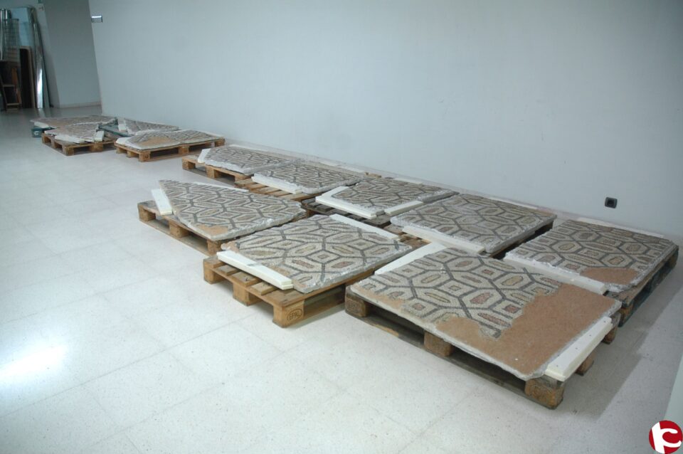 El MARQ inicia la restauración del mosaico romano de Villa Petraria que integrará la exposición sobre el patrimonio de Petrer