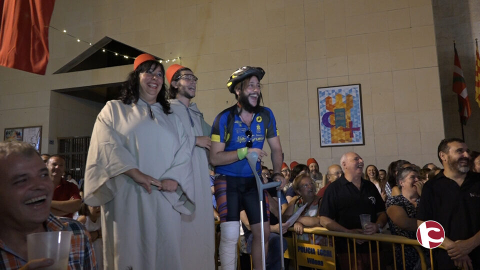 Villena vivió un año más su "Entraica" y su "Embajada cachonda"