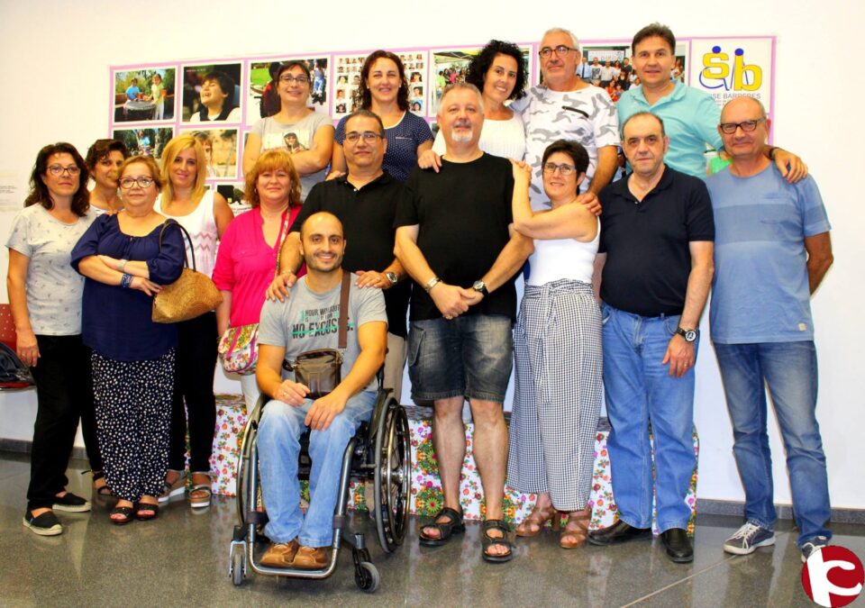 Sense Barreres renueva su junta directiva