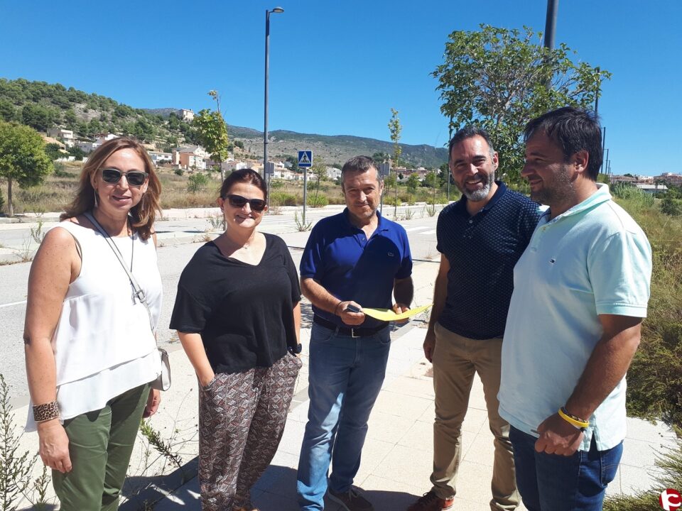 Arquitectos de Consellería visitan Ibi para conocer los terrenos del Alamí donde ubicar el geriátrico