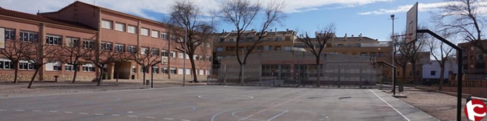 Cae una placa de cemento en el colegio Príncipe Don Juan Manuel