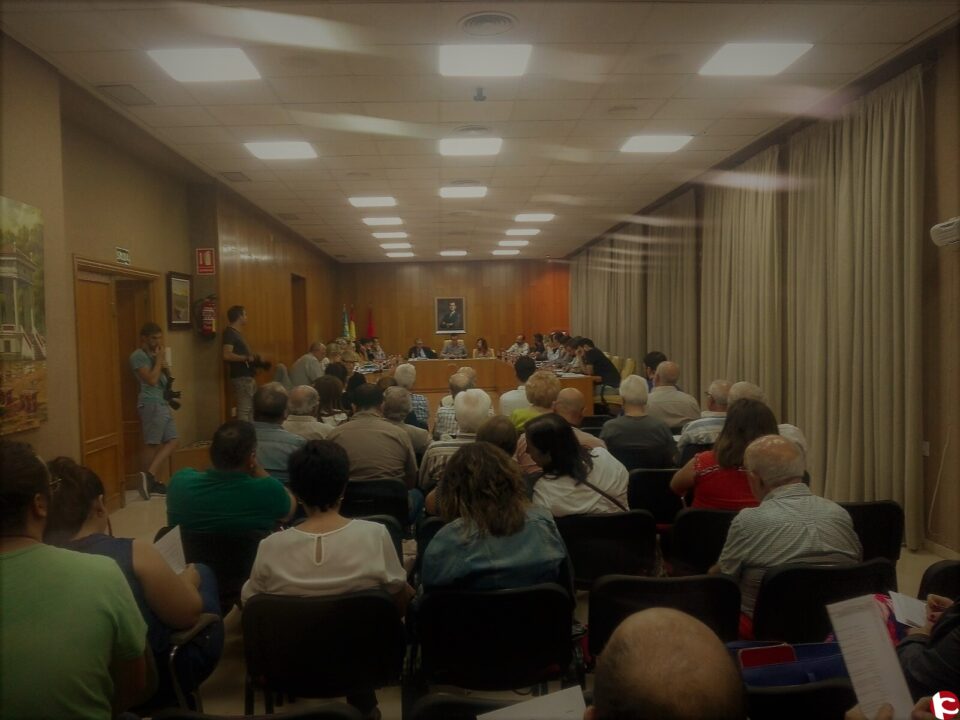 El pleno de Elda da luz verde a la municipalización de ADOC