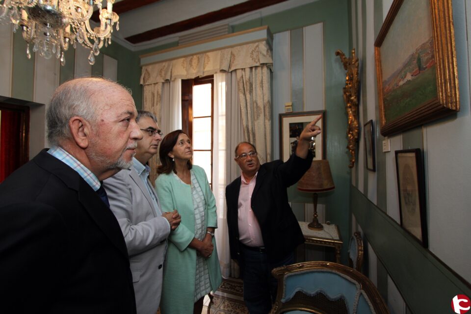 La directora de la Biblioteca Nacional visita la Casa Museo Azorín de la Fundación Caja Mediterráneo
