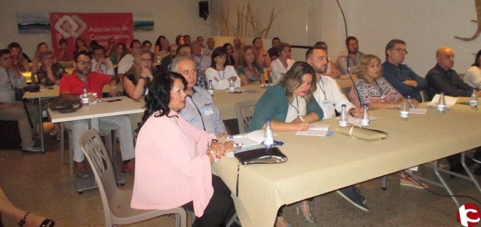 Reunión de 70 comerciantes de la provincia