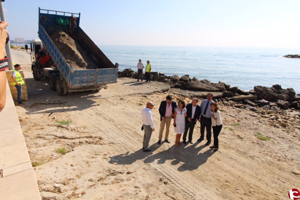 El delegado del Gobierno visita las obras de mejora de la playa del Postiguet