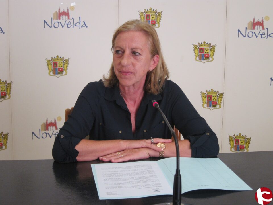 Dos nuevos desfibriladores para instalaciones municipales