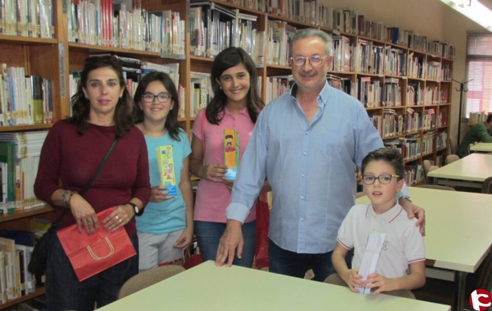 Entrega premios concurso de margapáginas 60 aniversario de la Biblioteca Municipal de Sax