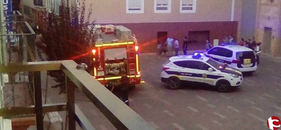 Un incendio en un edificio en Villena provoca su desalojo.
