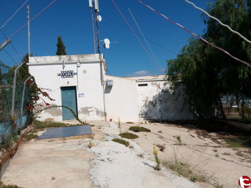 El Gobierno Valenciano asumirá la reforma integral del depósito municipal de aguas situado junto a la ermita de Santa Bárbara