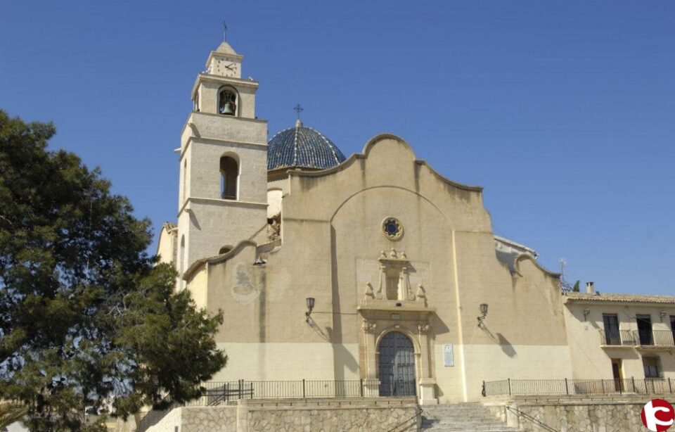 El ciclo Descubre una obra de arte se traslada a Monforte del Cid para analizar la iglesia Nuestra Señora de las Nieves