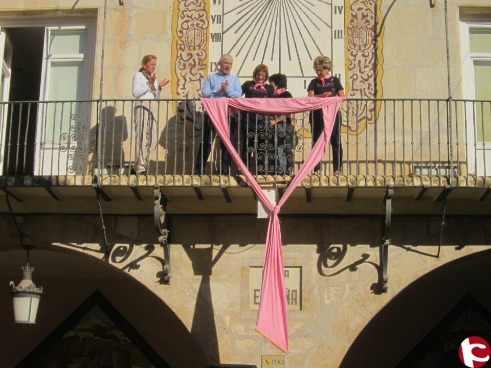 Novelda celebra el Día Mundial contra el Cáncer de Mama