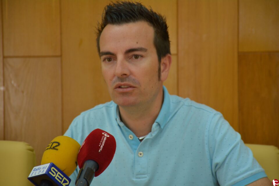 El Ayuntamiento invertirá cerca de 70.000  en un nuevo contrato de poda del arbolado al que se dedicarán 9 personas hasta final de año