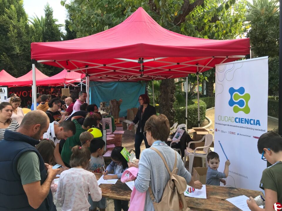 Más de un millar de personas asisten a la VI Feria de las Ciencias y el Medio Ambiente